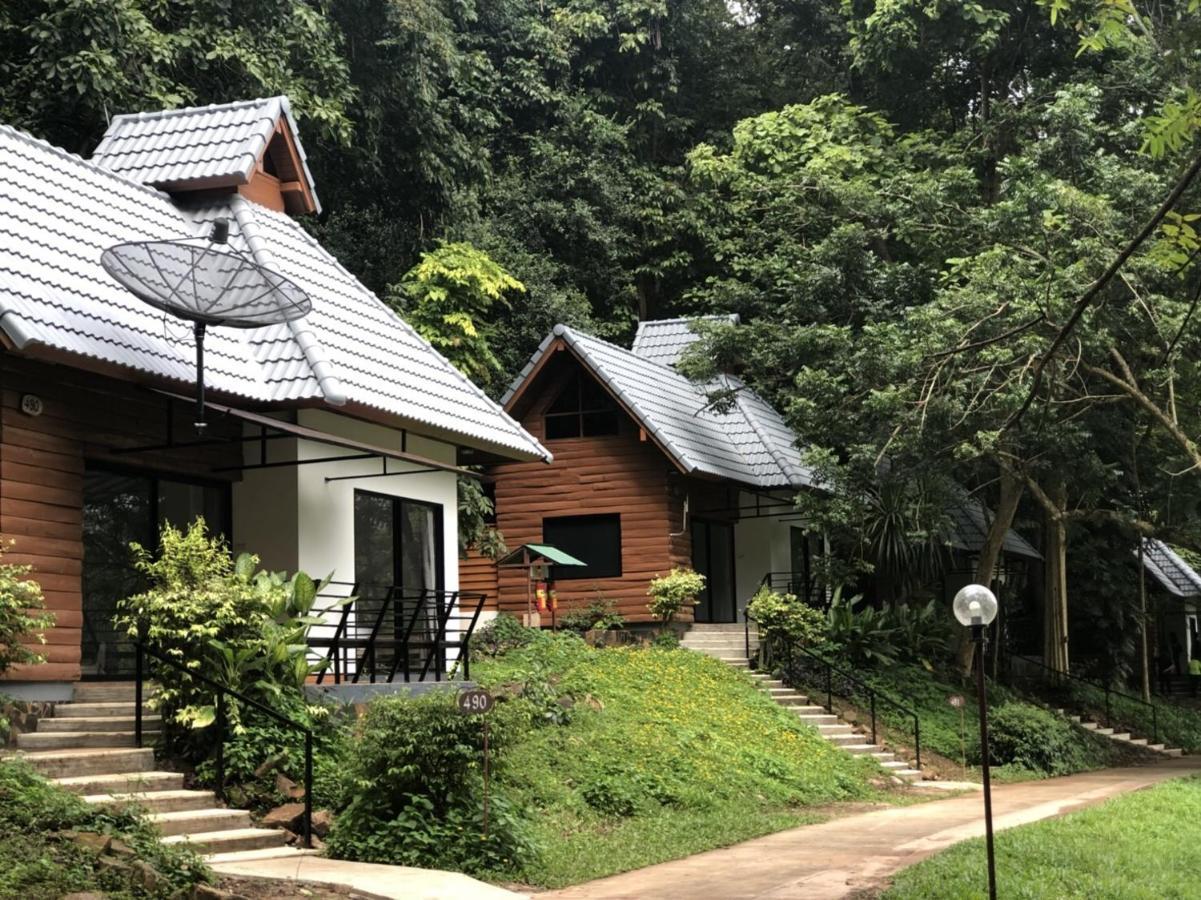 Sappraiwan Elephant Resort&Sanctuary Kaengsopha Extérieur photo
